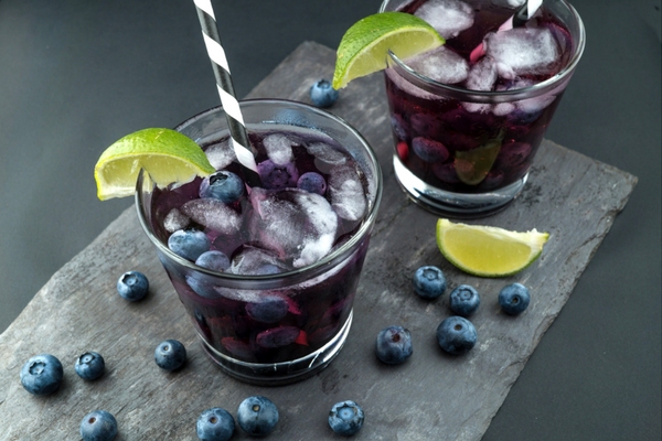 Blueberry and lime ice water